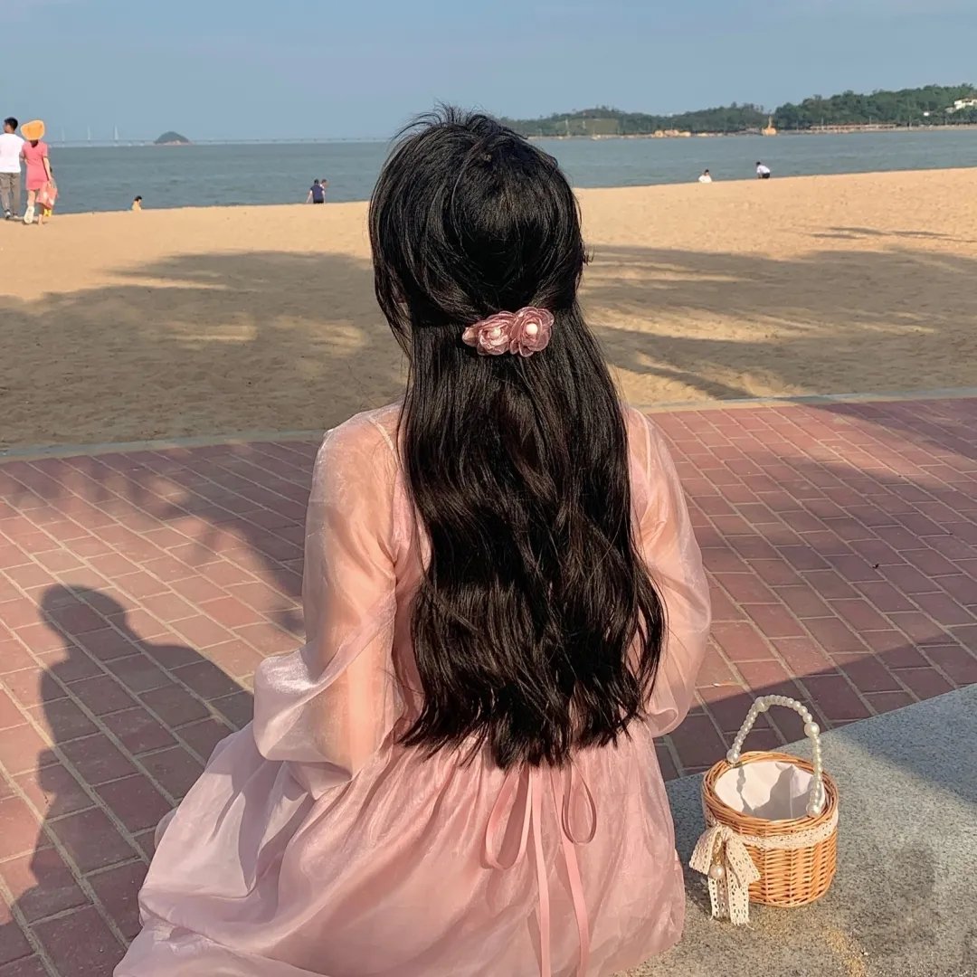 等爱的女神